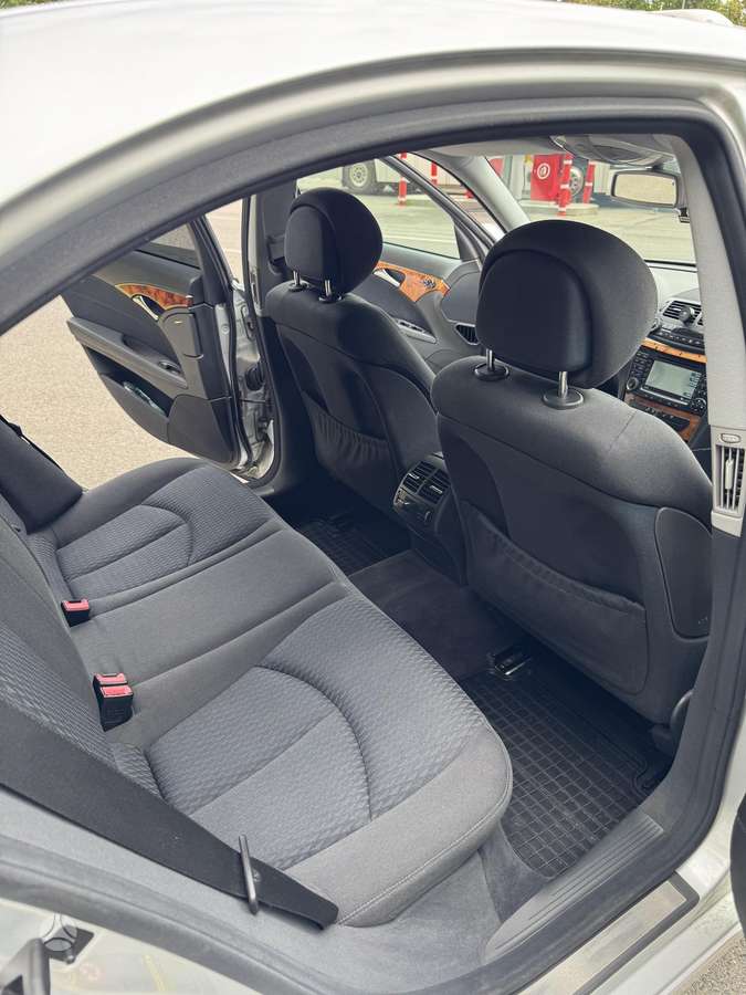 Mercedes-Benz E220, 2.2 l., Седан