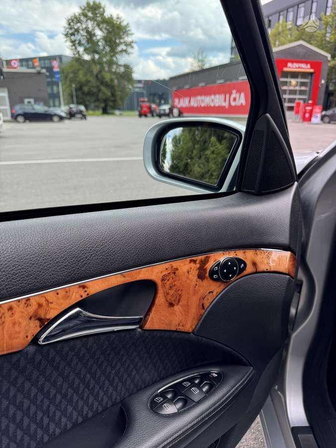 Mercedes-Benz E220, 2.2 l., Седан