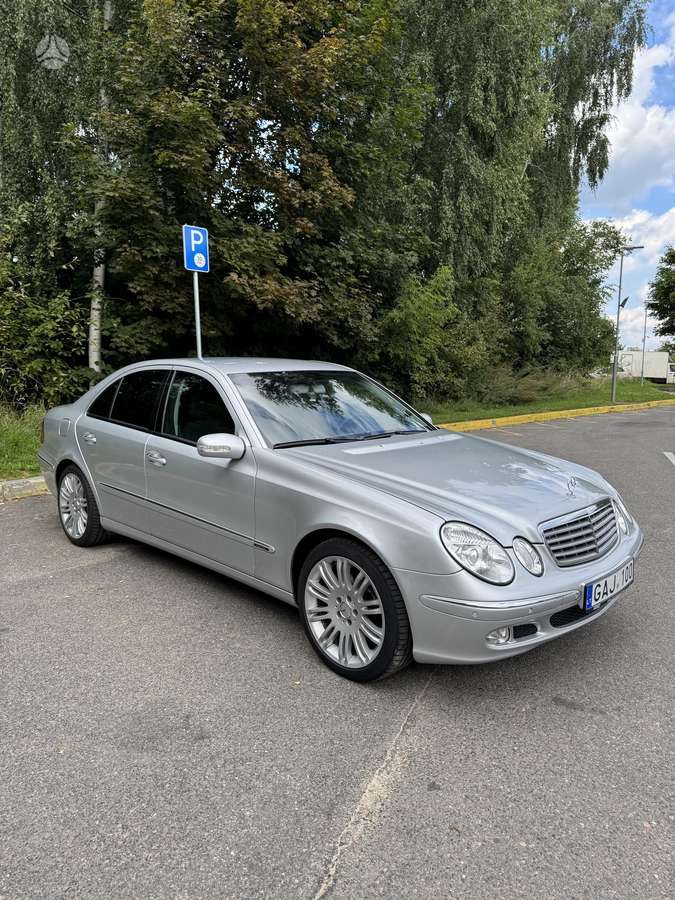 Mercedes-Benz E220, 2.2 l., Седан