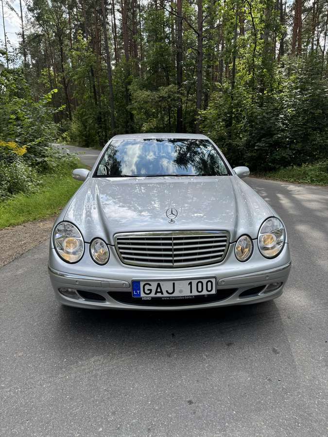 Mercedes-Benz E220, 2.2 l., Седан
