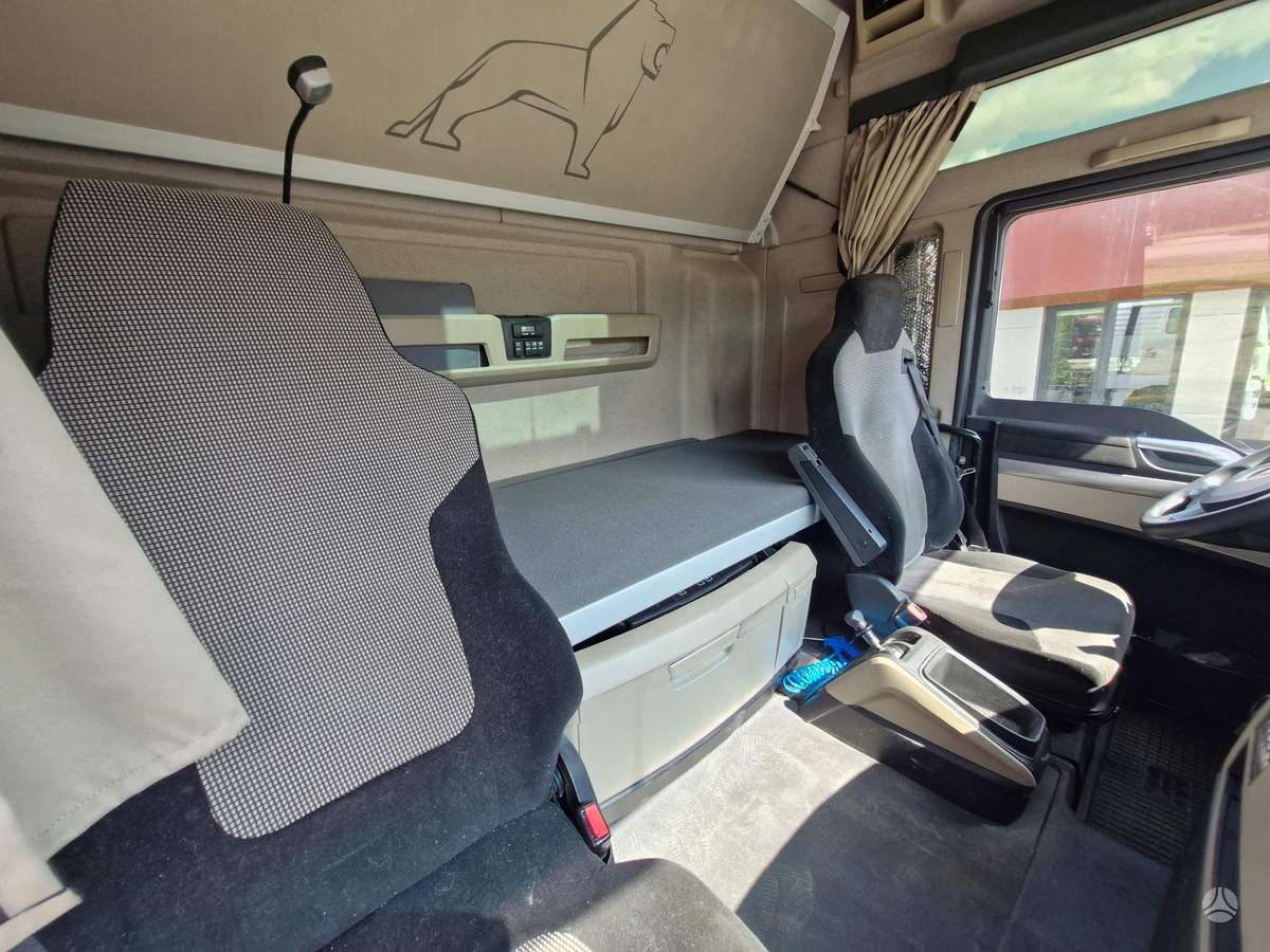 MAN TGX, double sleeper
