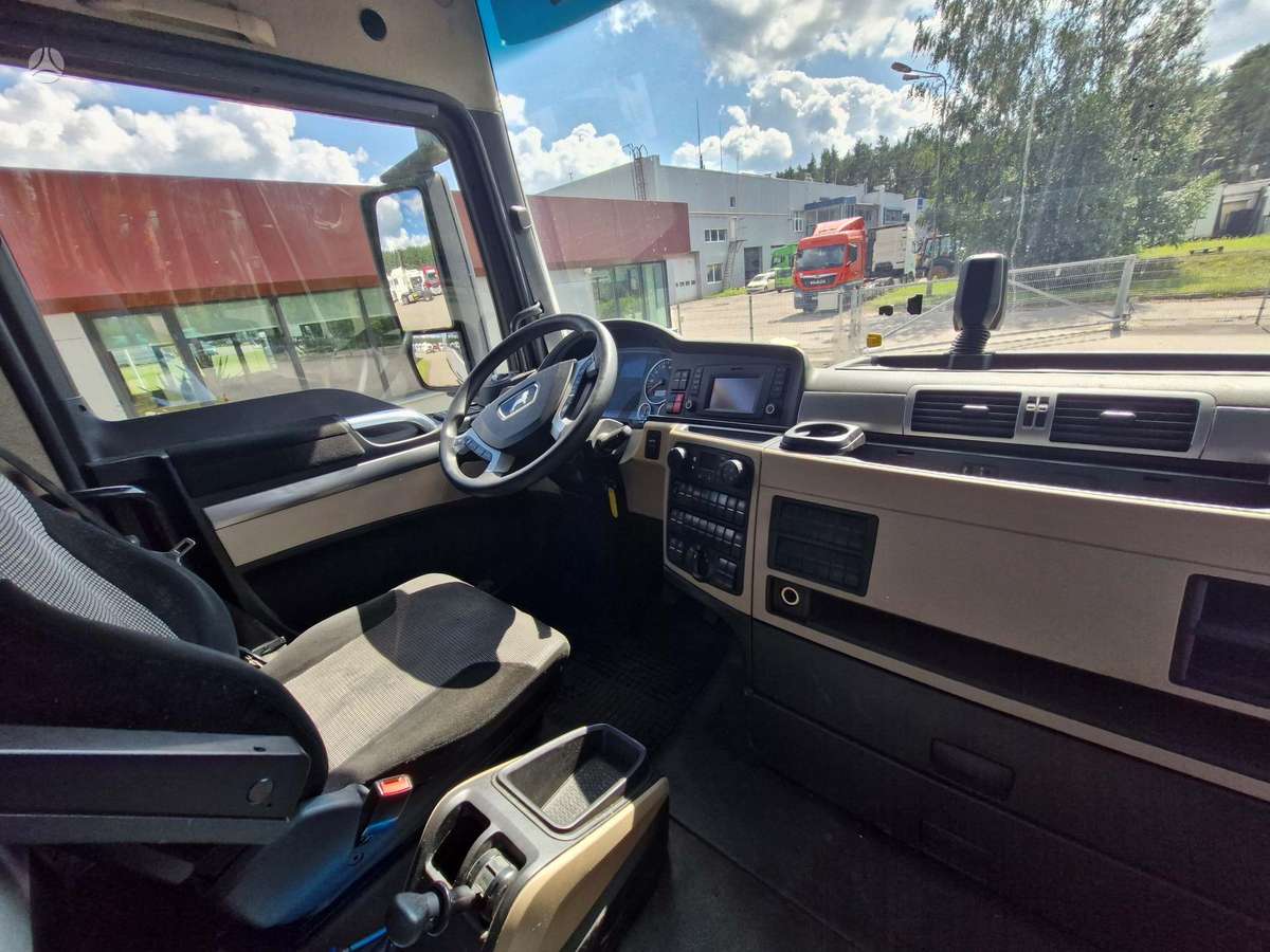 MAN TGX 18.470, double sleeper