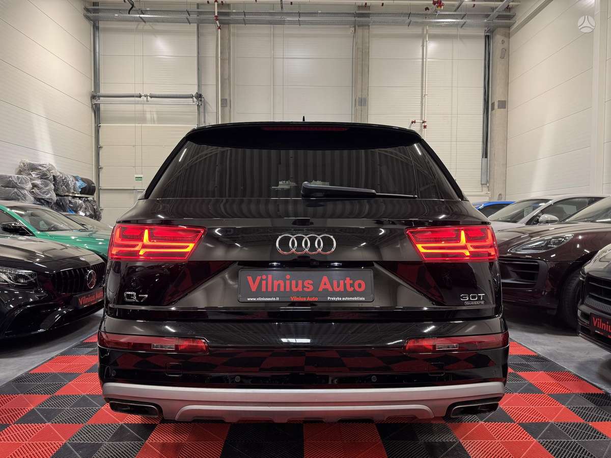 Audi Q7, 3.0 l., off-road / crossover