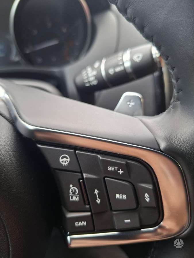 Jaguar XE, 2.0 l., Седан