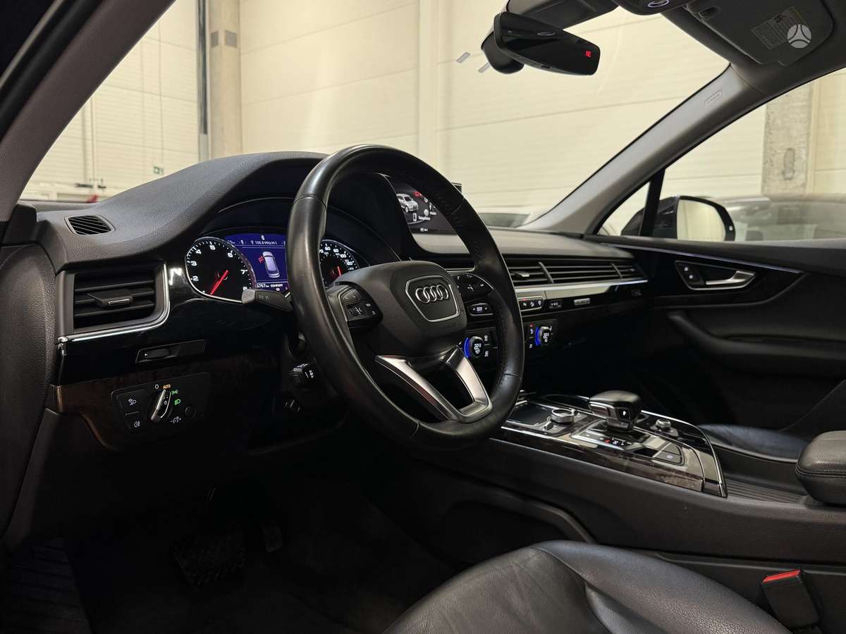 Audi Q7, 3.0 l., off-road / crossover