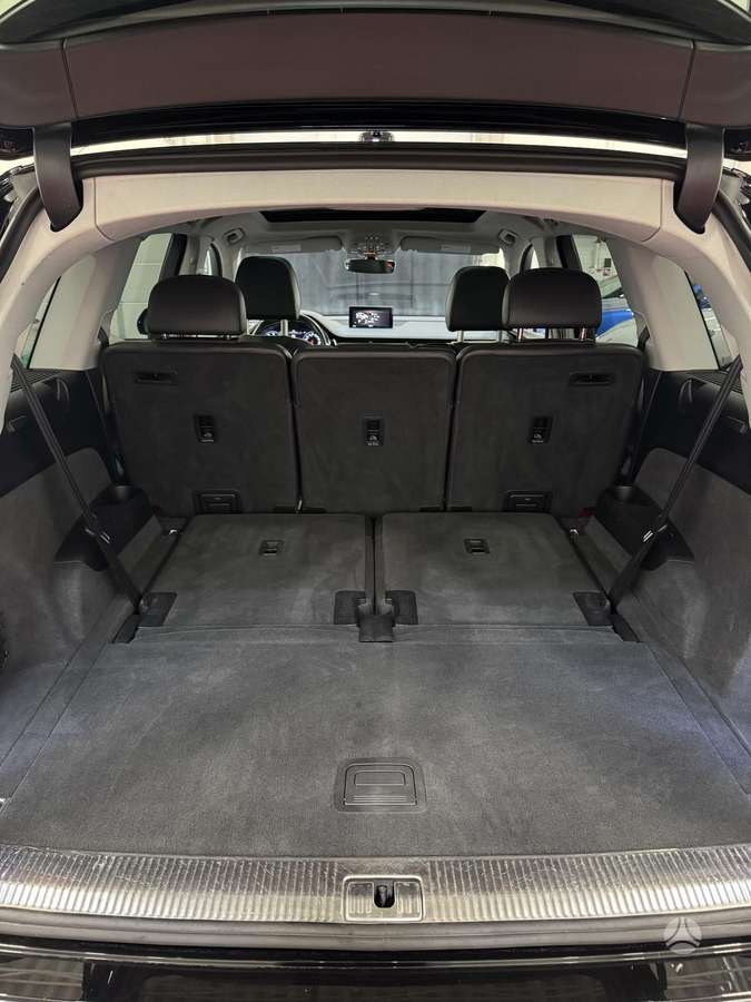 Audi Q7, 3.0 l., off-road / crossover