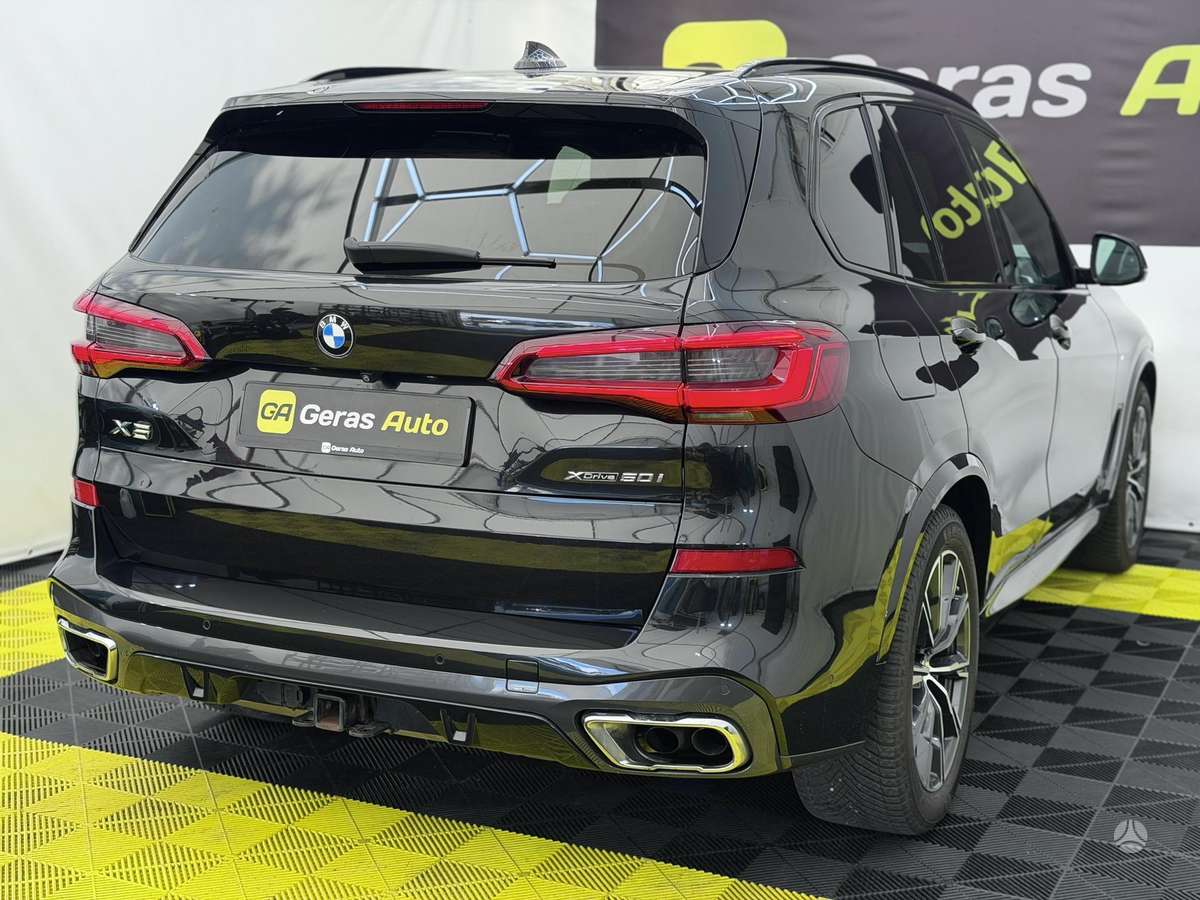 BMW X5, 4.4 l., off-road / crossover