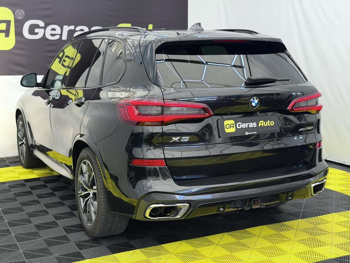 BMW X5, 4.4 l., off-road / crossover