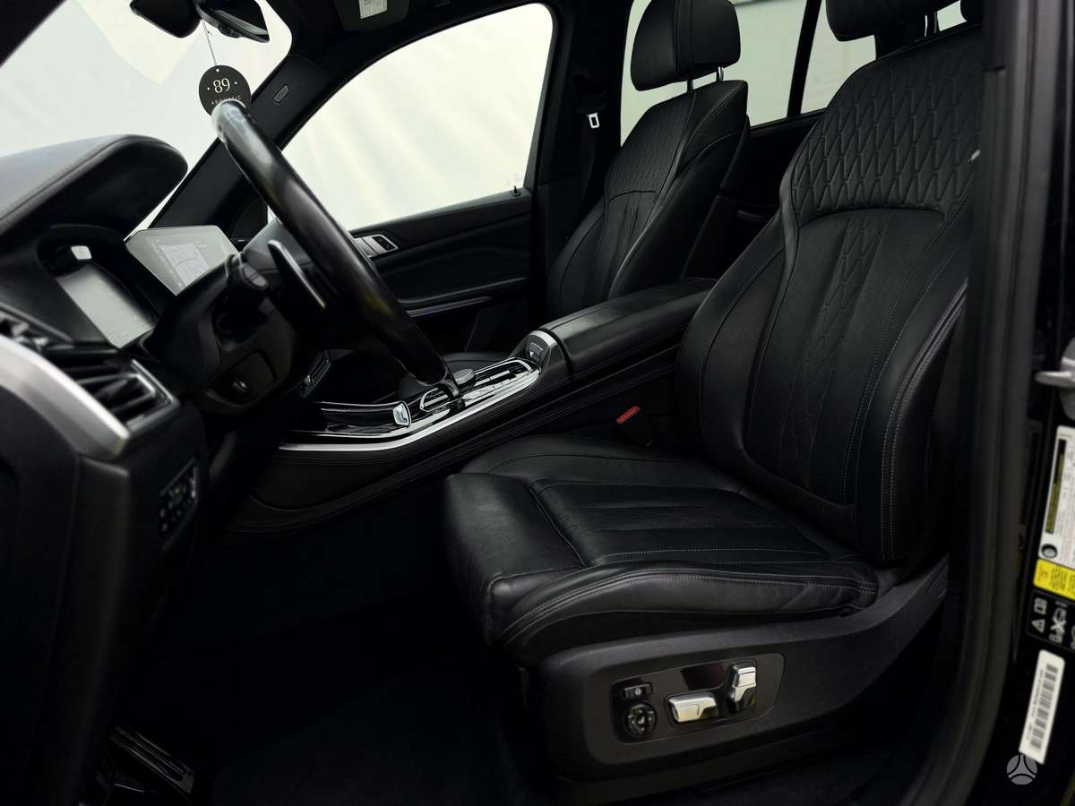 BMW X5, 4.4 l., off-road / crossover