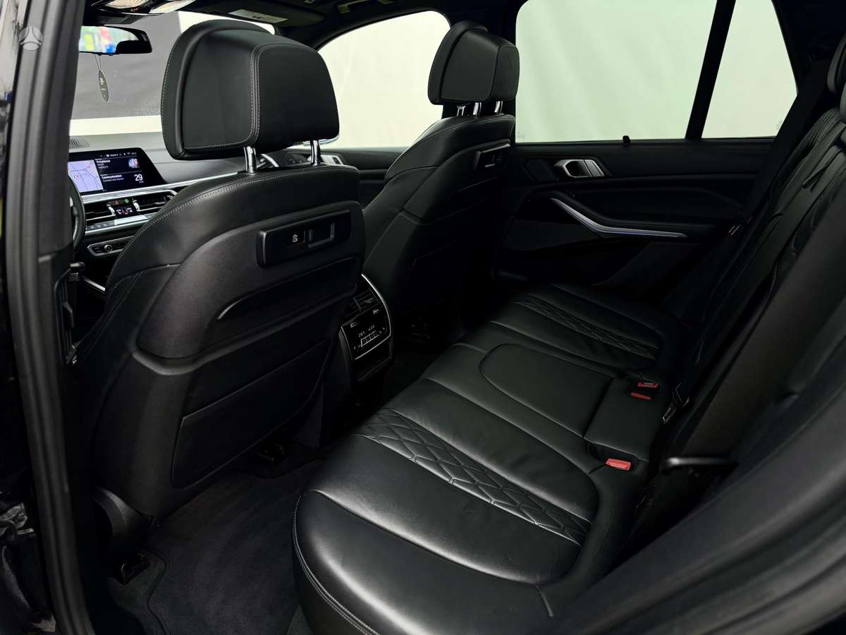 BMW X5, 4.4 l., off-road / crossover