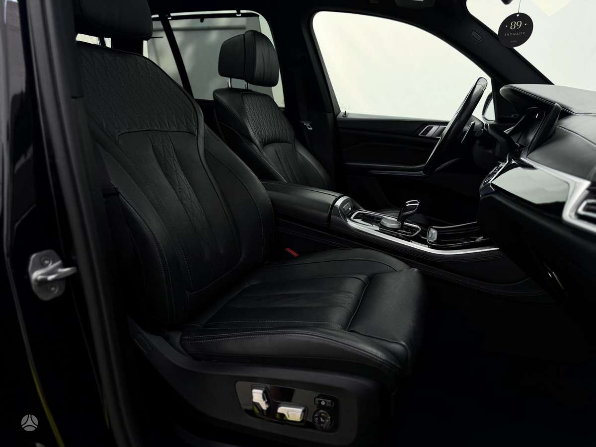 BMW X5, 4.4 l., off-road / crossover