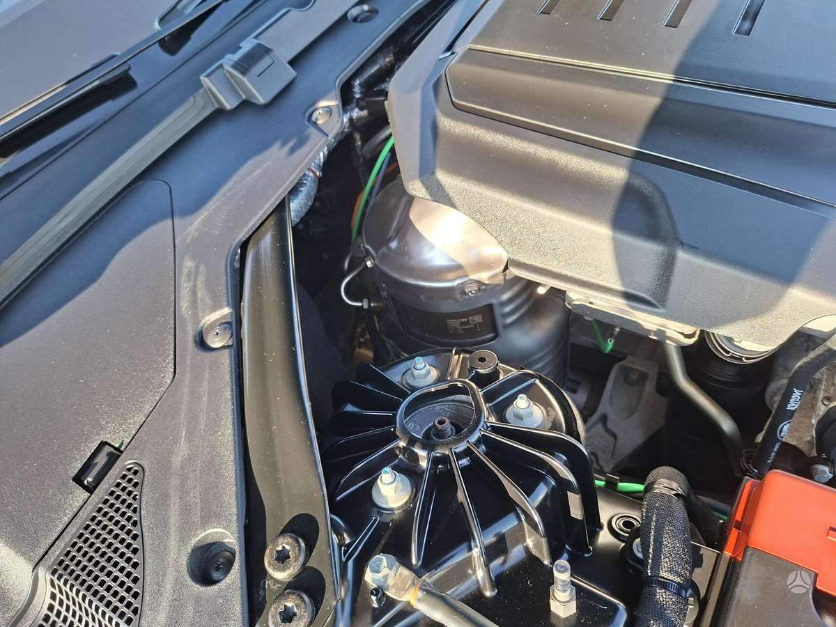 Jaguar XE, 2.0 l., Седан