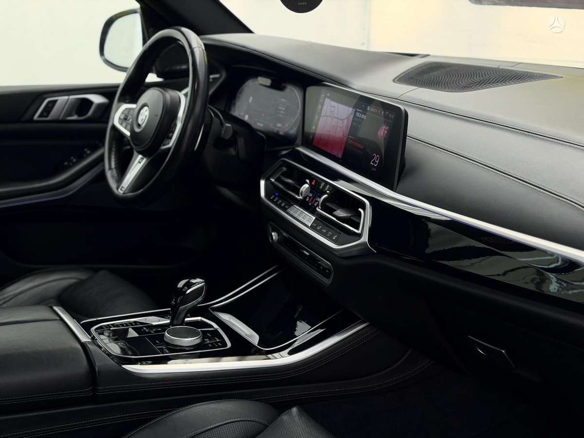 BMW X5, 4.4 l., off-road / crossover