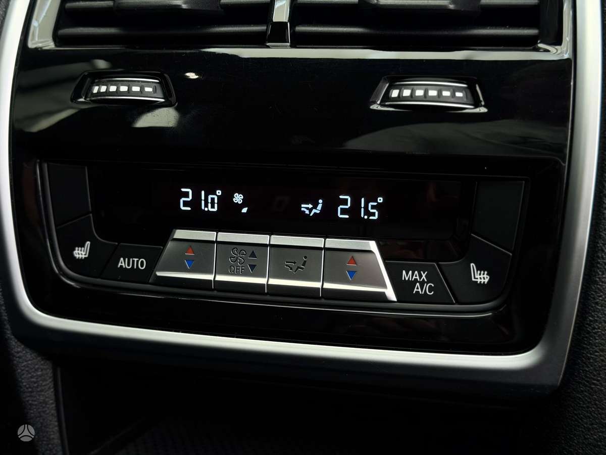 BMW X5, 4.4 l., off-road / crossover