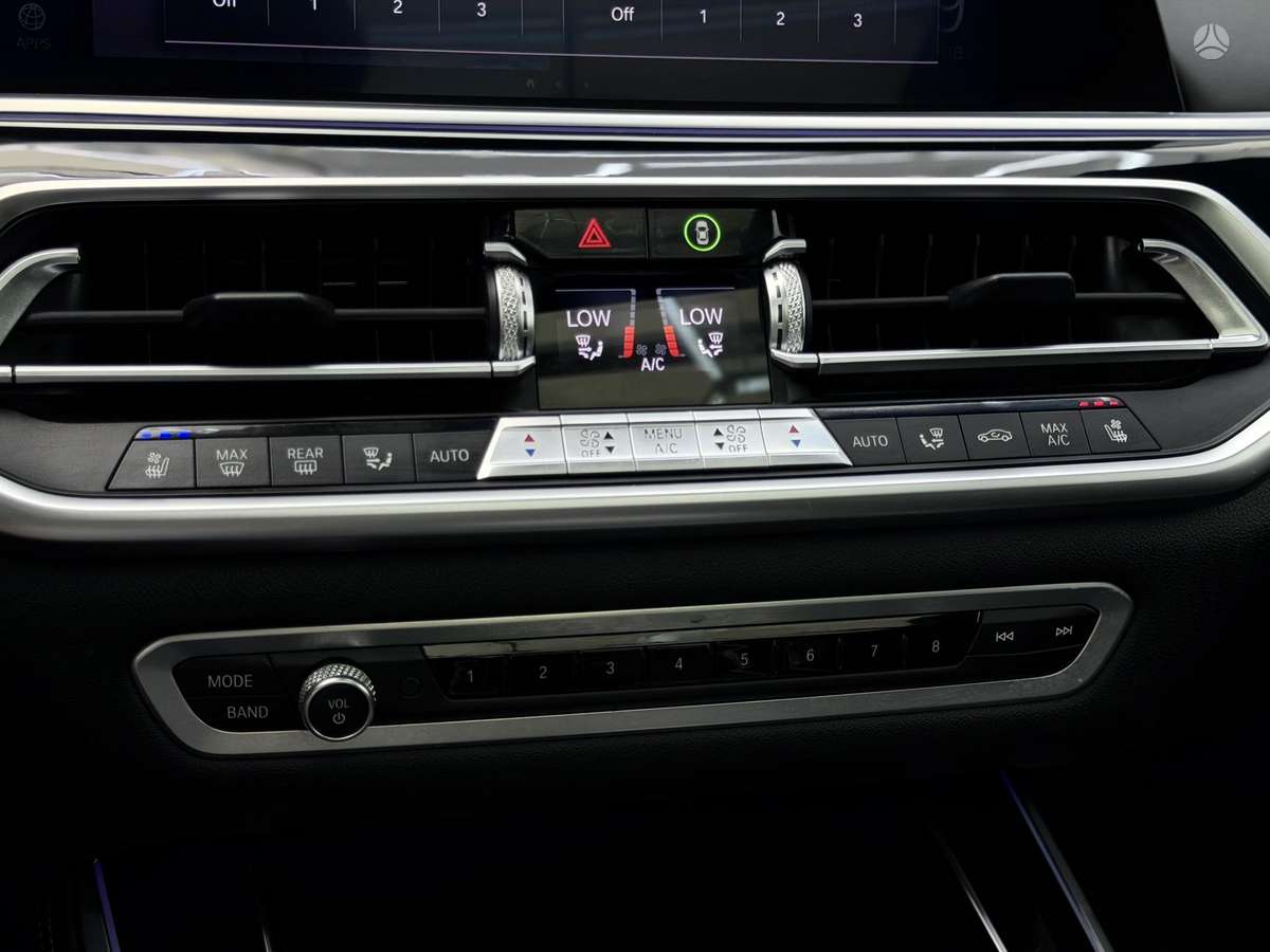 BMW X5, 4.4 l., off-road / crossover