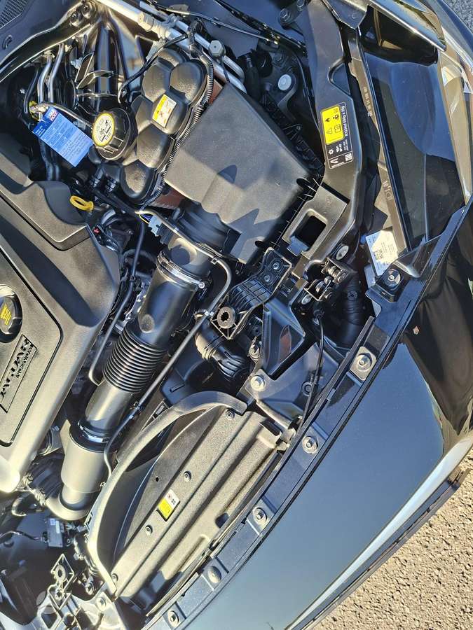 Jaguar XE, 2.0 l., Седан