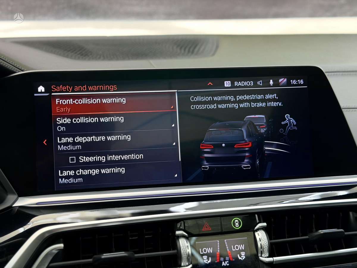 BMW X5, 4.4 l., off-road / crossover