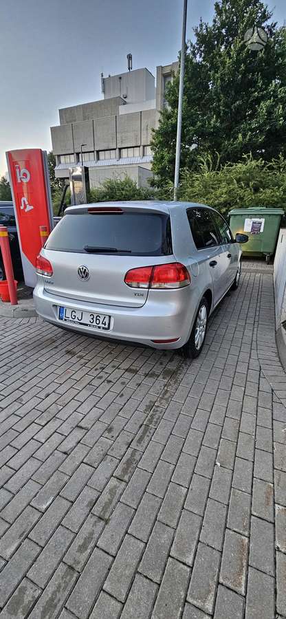 Volkswagen Golf - 2