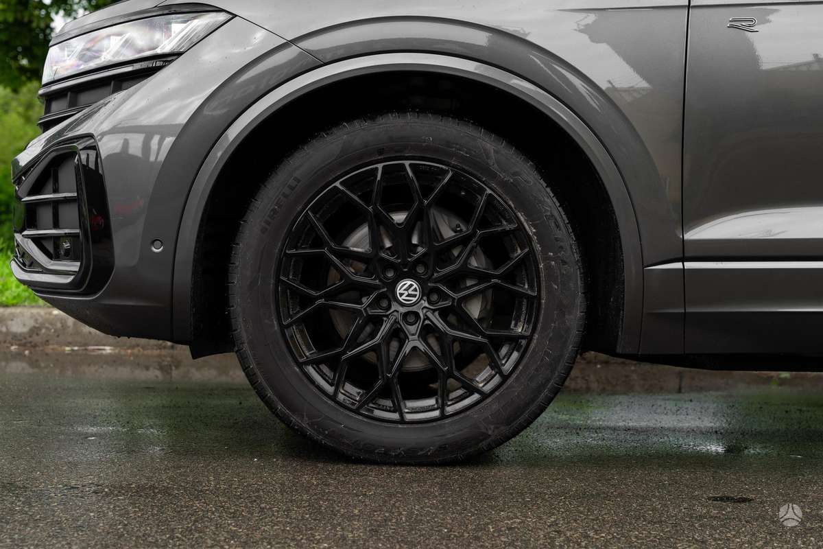 Volkswagen Touareg - 4