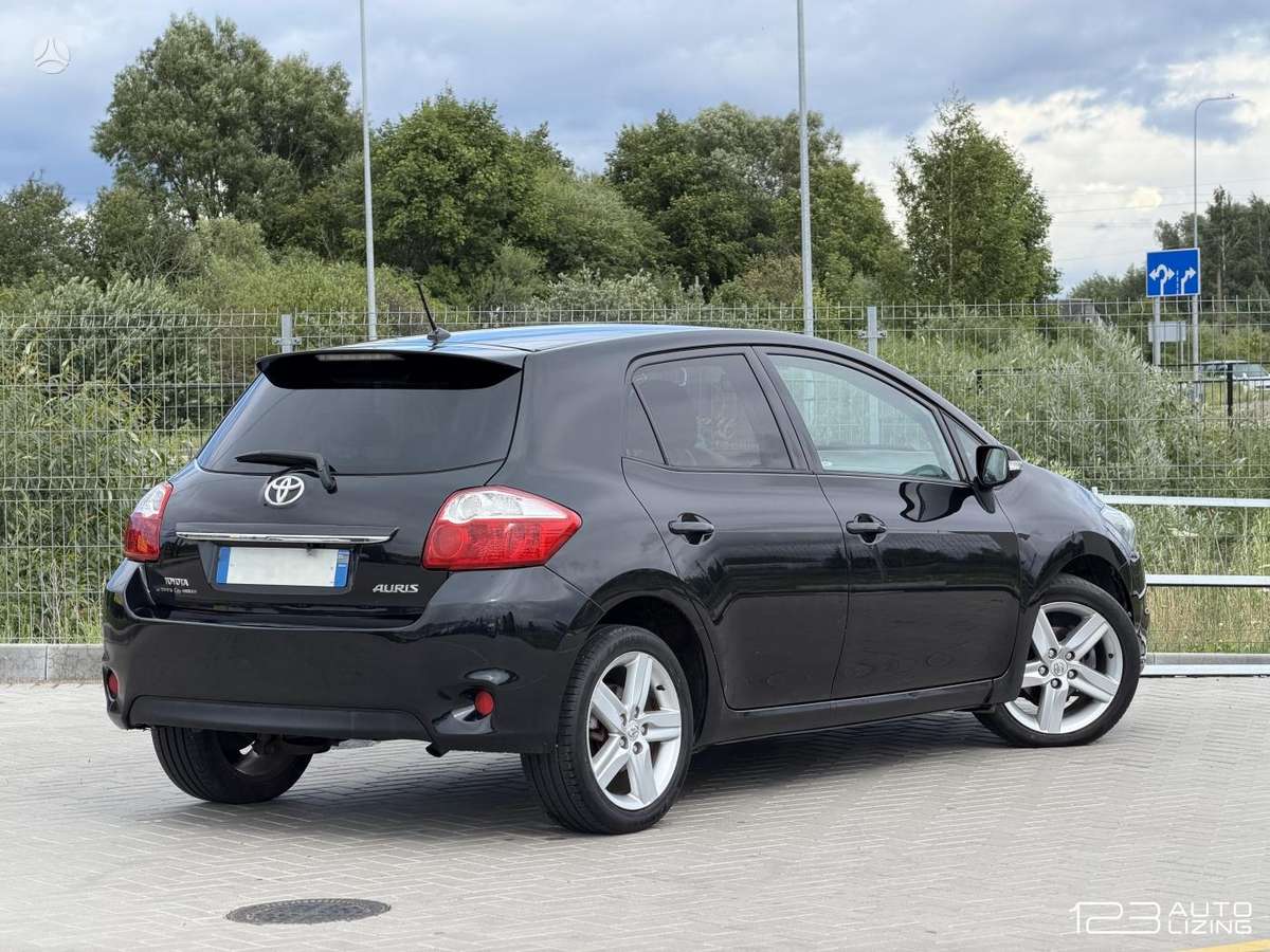 Toyota Auris, 1.4 l., Хэтчбек