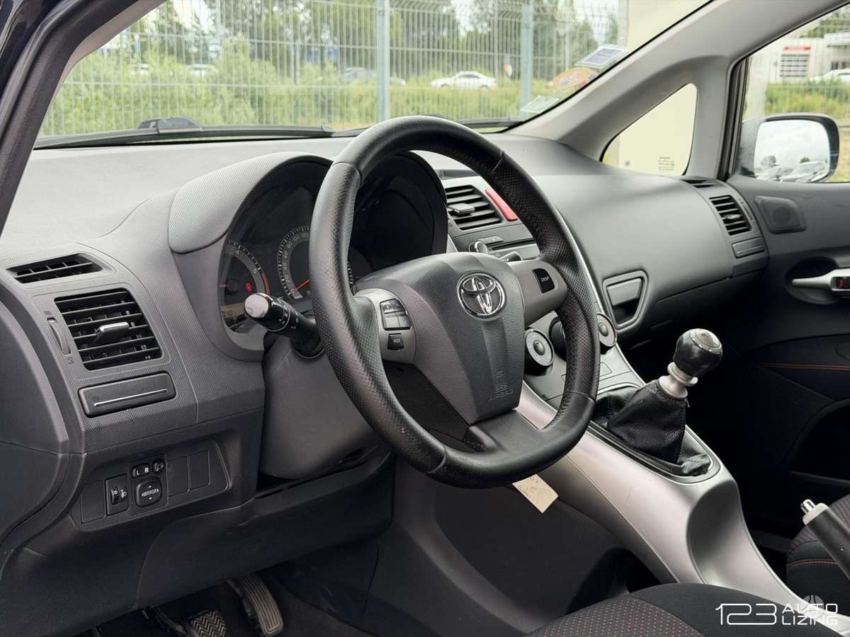 Toyota Auris, 1.4 l., hatchback