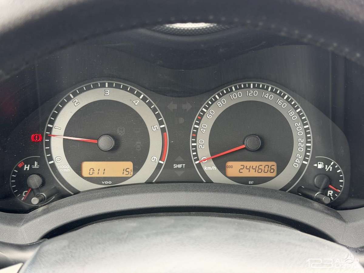 Toyota Auris, 1.4 l., Хэтчбек