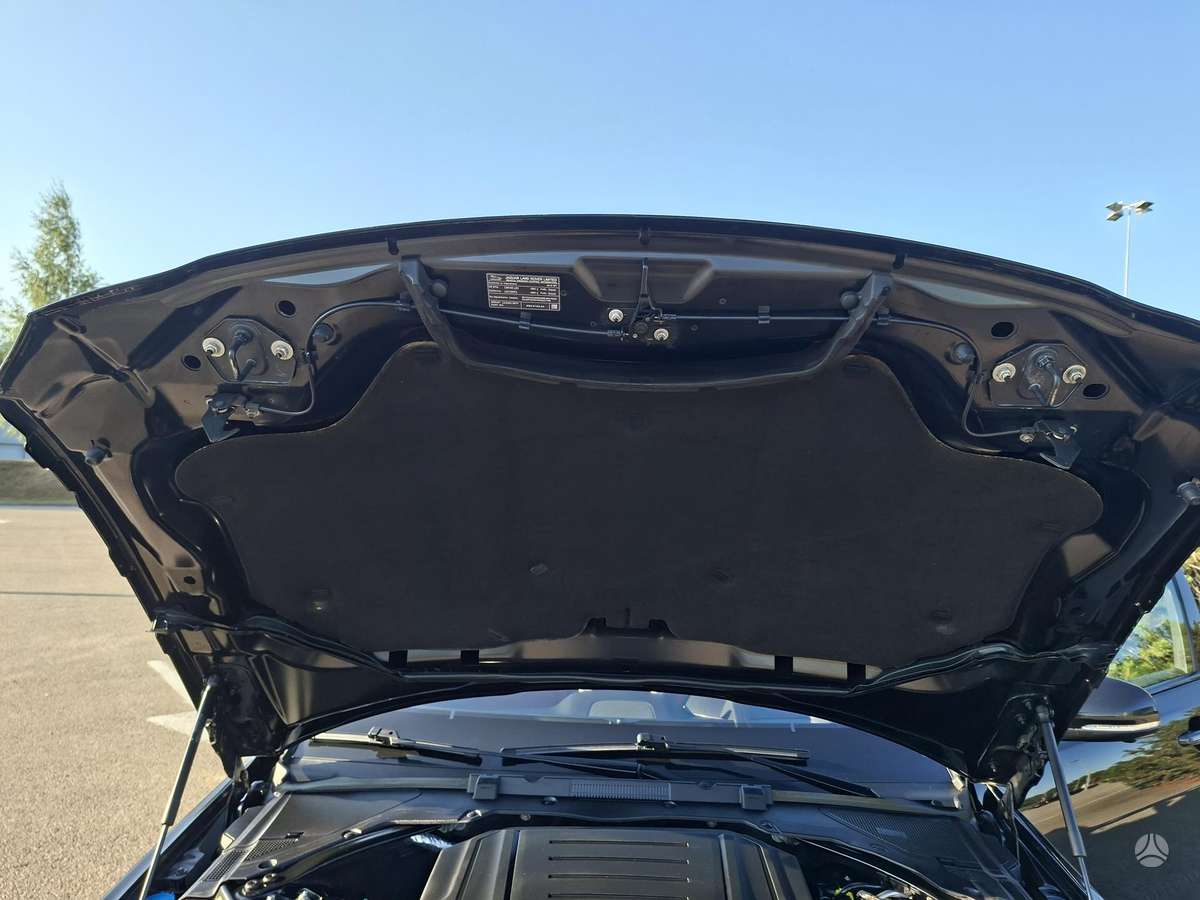 Jaguar XE, 2.0 l., Седан