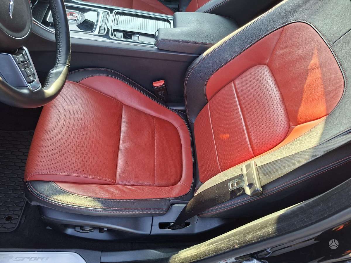 Jaguar XE, 2.0 l., Седан