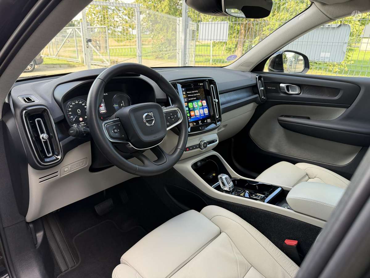 Volvo XC40 - 11
