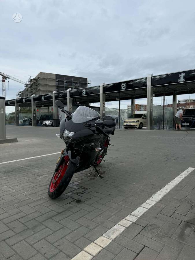 Suzuki GSX-R 125cc, superbikes