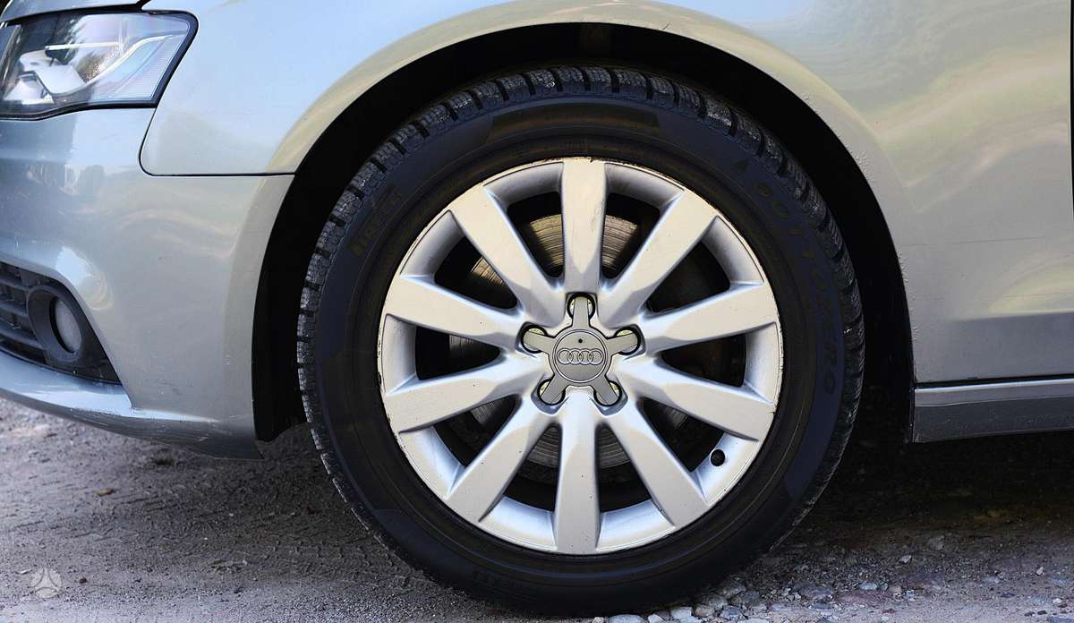 Audi A4, 2.0 l., Седан
