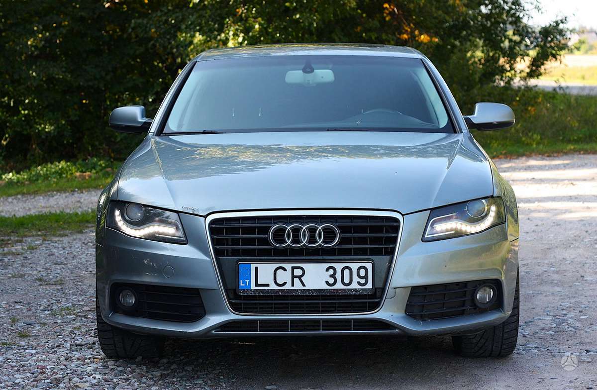 Audi A4, 2.0 l., Седан