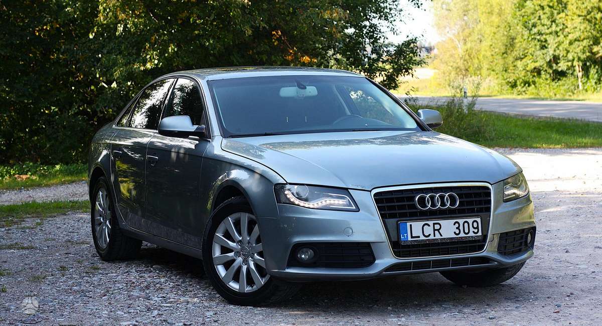 Audi A4, 2.0 l., Седан
