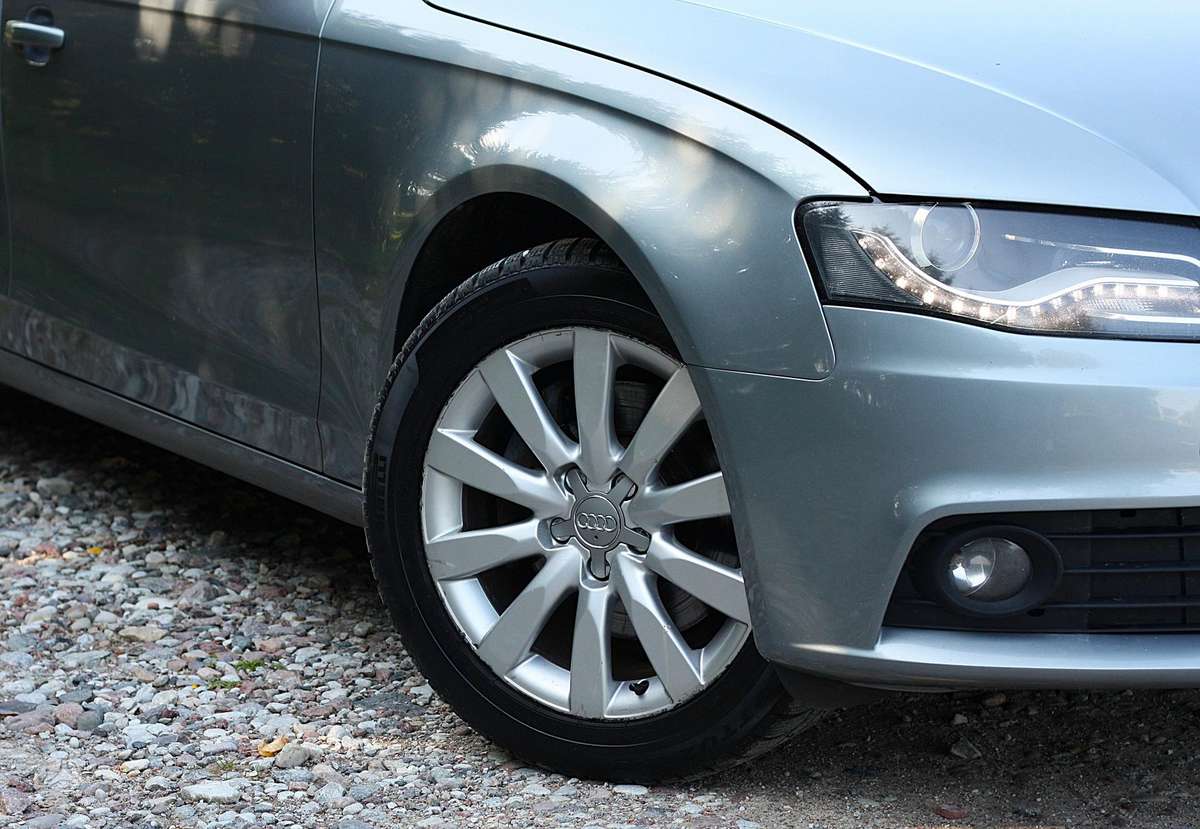 Audi A4, 2.0 l., Седан