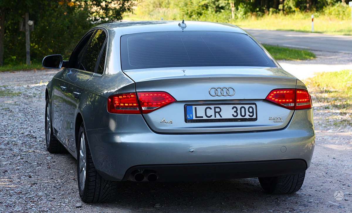 Audi A4, 2.0 l., Седан