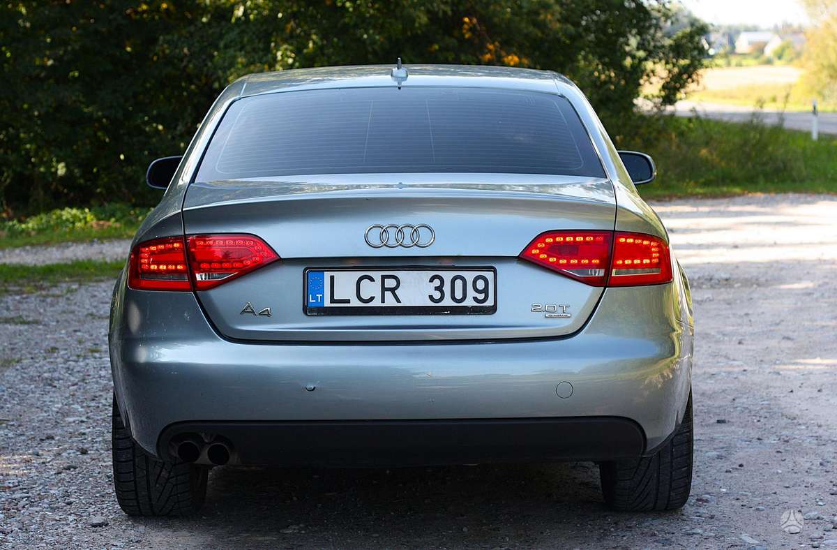 Audi A4, 2.0 l., Седан
