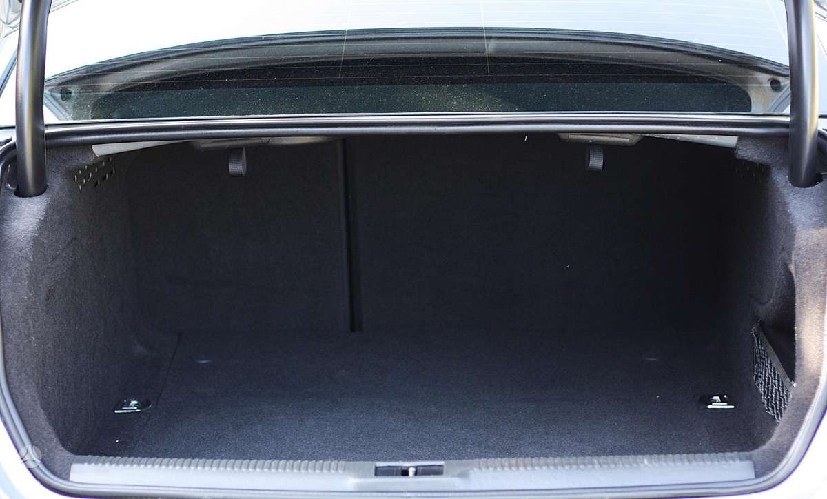 Audi A4, 2.0 l., Седан
