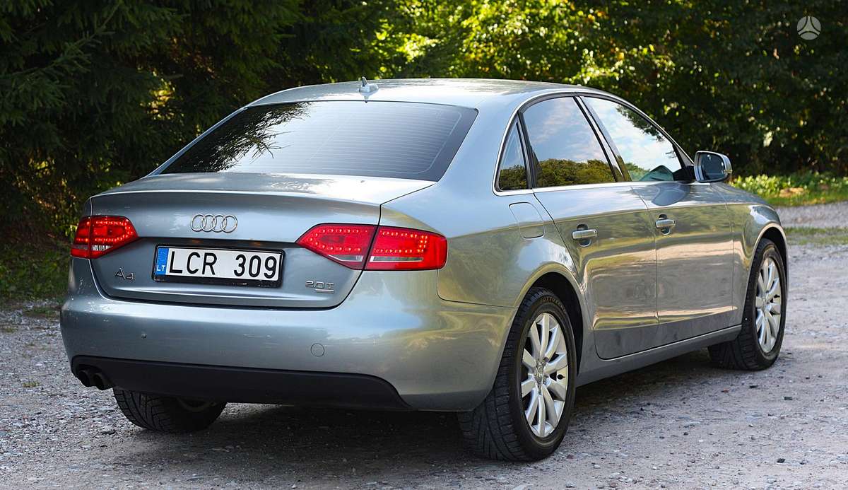 Audi A4, 2.0 l., Седан