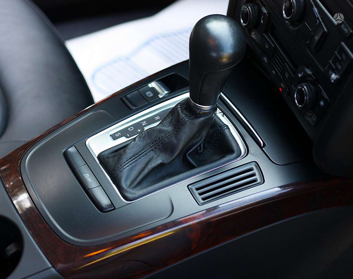 Audi A4, 2.0 l., Седан