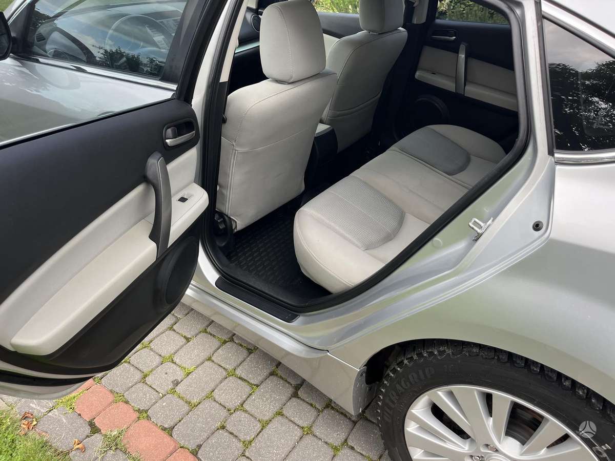 Mazda 6, 2.0 l., Хэтчбек