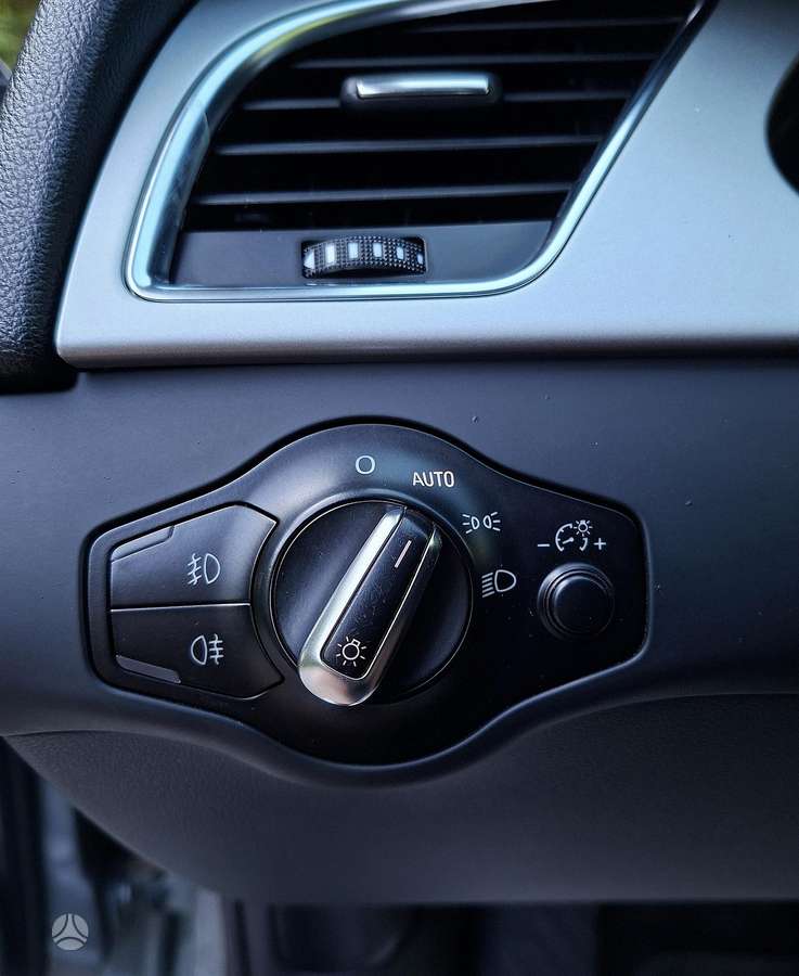 Audi A4, 2.0 l., Седан