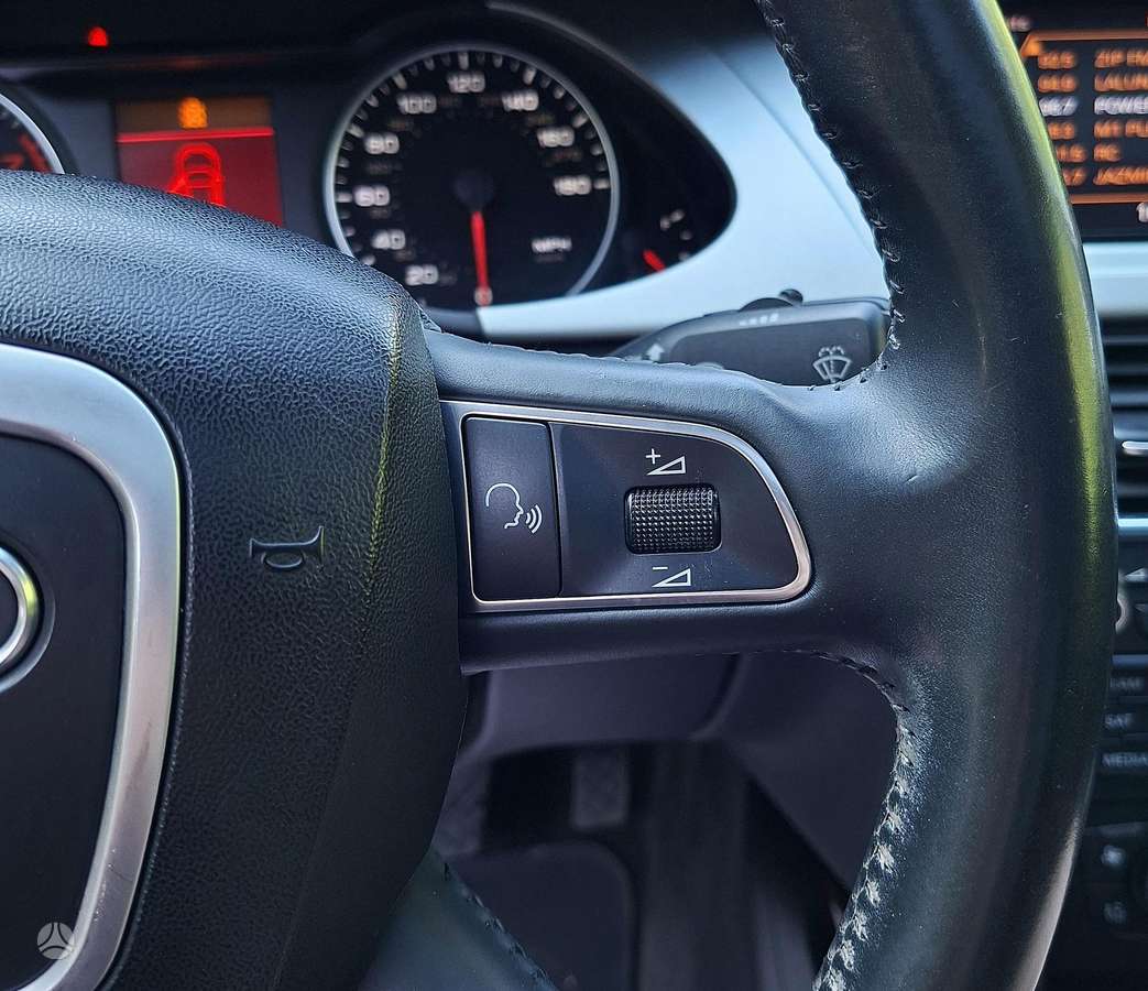 Audi A4, 2.0 l., Седан