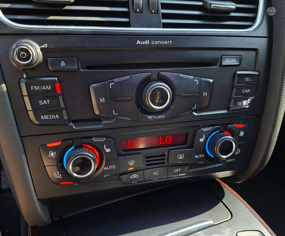 Audi A4, 2.0 l., Седан