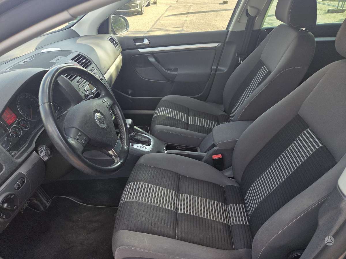 Volkswagen Golf - 9