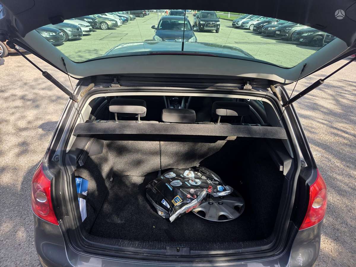 Volkswagen Golf - 11
