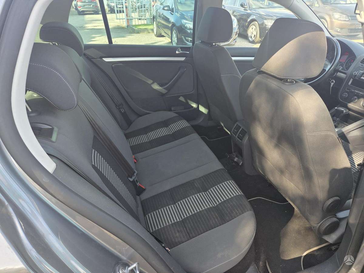 Volkswagen Golf - 12