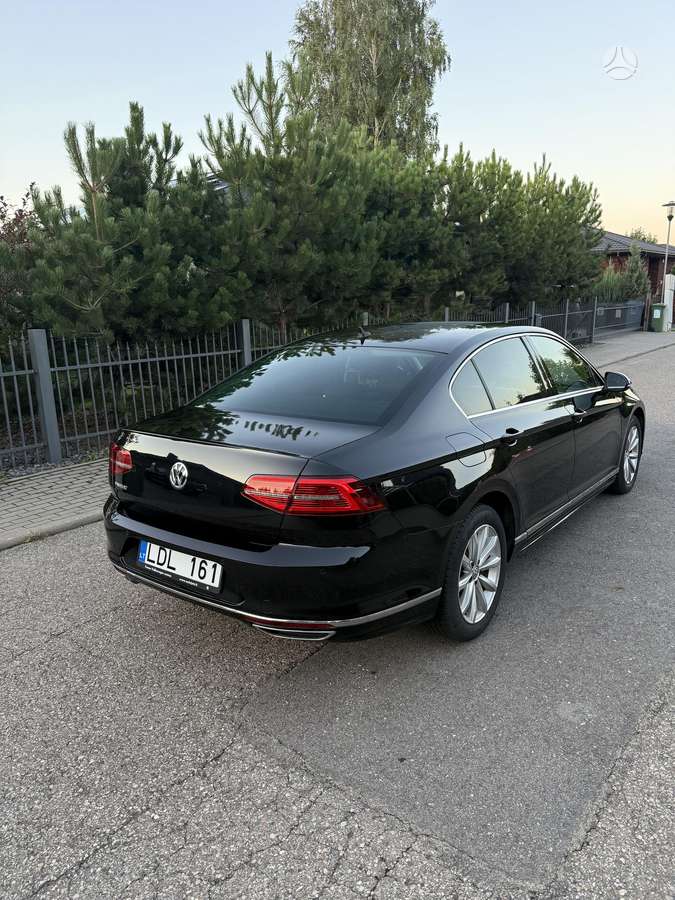 Volkswagen Passat - 4