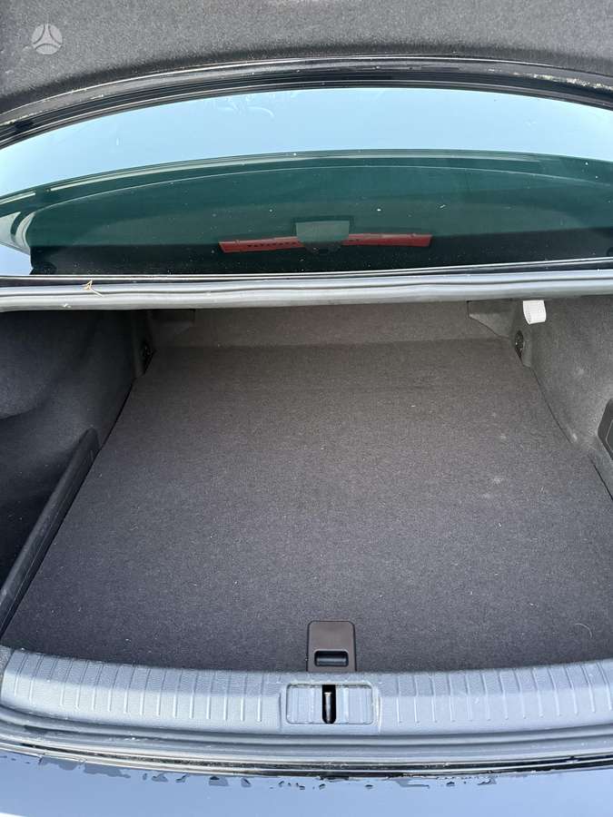 Volkswagen Passat - 9
