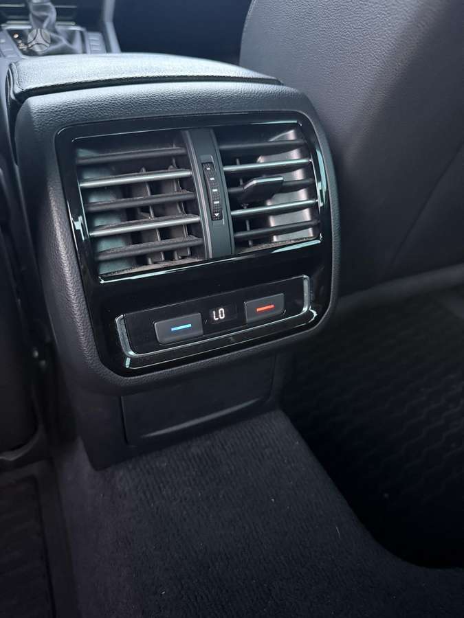 Volkswagen Passat - 12