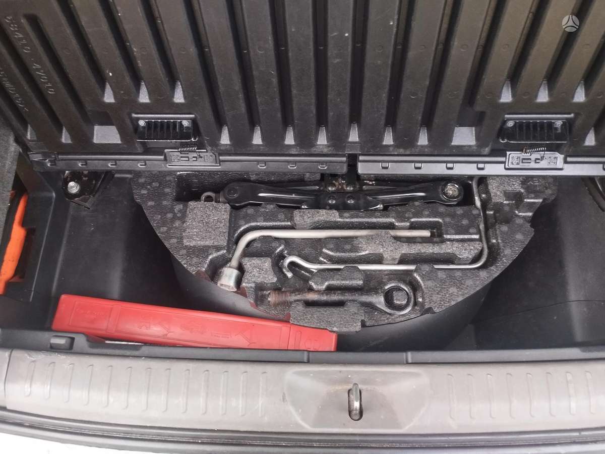 Toyota Prius+ - 9